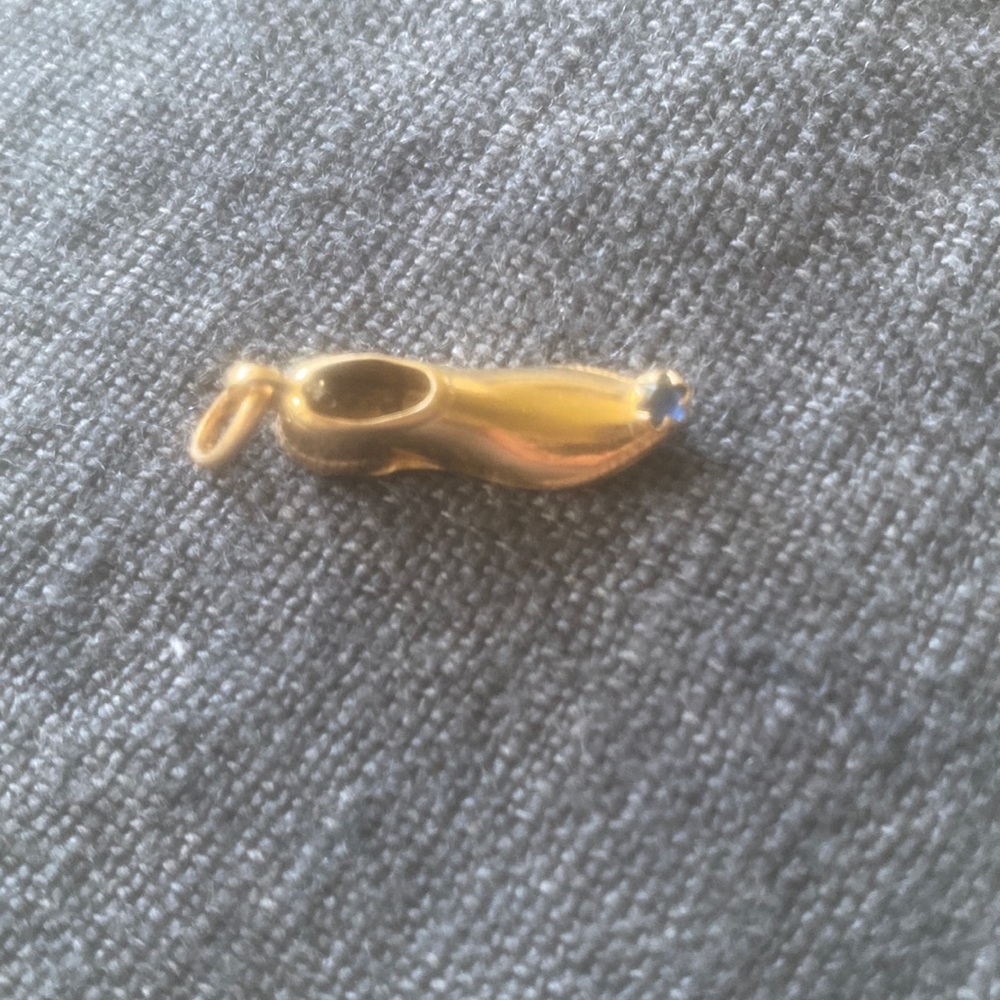 18k slipper charm with blue stone